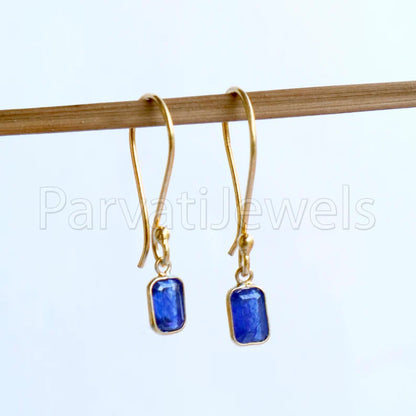 Natural Blue Saphhire dangle Earring, Dangle Earring, Blue Sapphire Earring, Minimalist Dangle Earring, Solid 18K Gold Earring, Gift for her