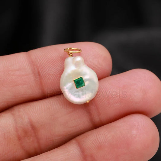 Natural Emerald Pave Baroque Pearl Charm, 18k Solid Gold Charm, Natural Pearl Gold Charm Pendant, Emerald Gold Charm, Pearl Charm Necklace