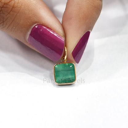 AA Emerald Gold Charm, 18k Solid Gold Charm, Natural Emerald Charm, Gold Charm, Charm Pendant, Charm Necklace, Handmade Charm, Gift For Her